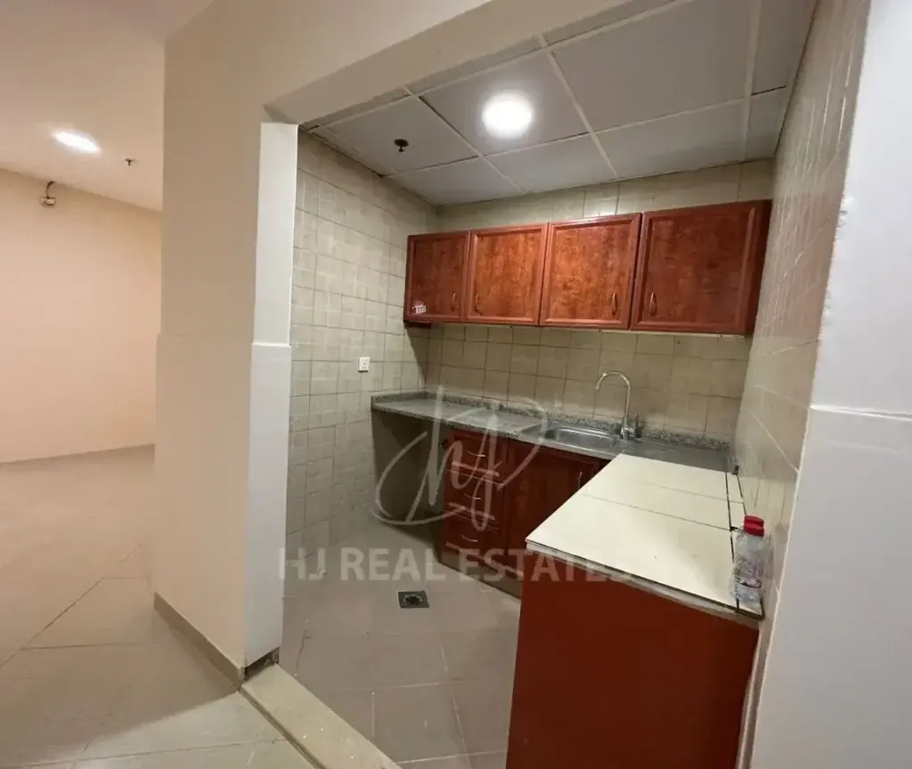 Al Raea Building Studio Apartment for Rent in Al Mankhool, Dubai